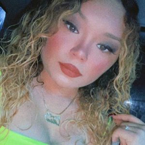 Meet your Posher, Mia isabel